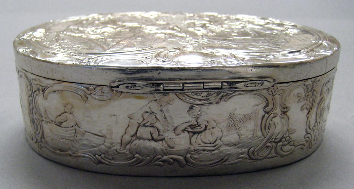 1970.1248 Silver Box view 3