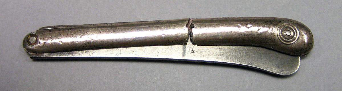 1970.1250 Silver Razor side 2