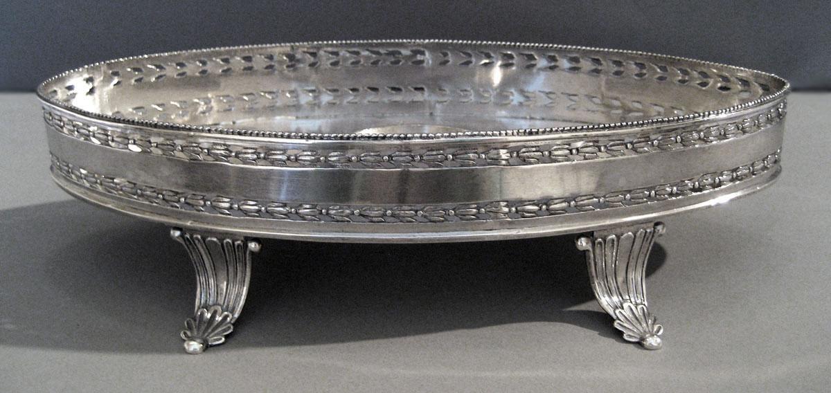1970.1336 A Silver Standish