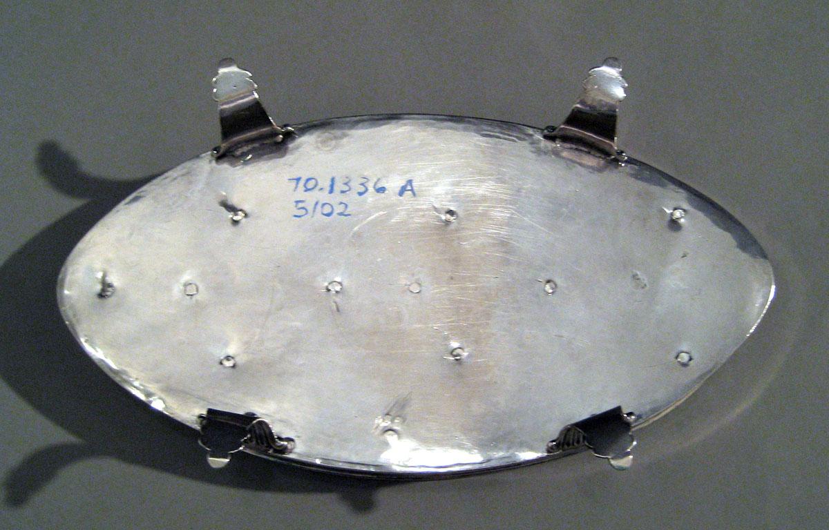 1970.1336 A Silver Standish underside