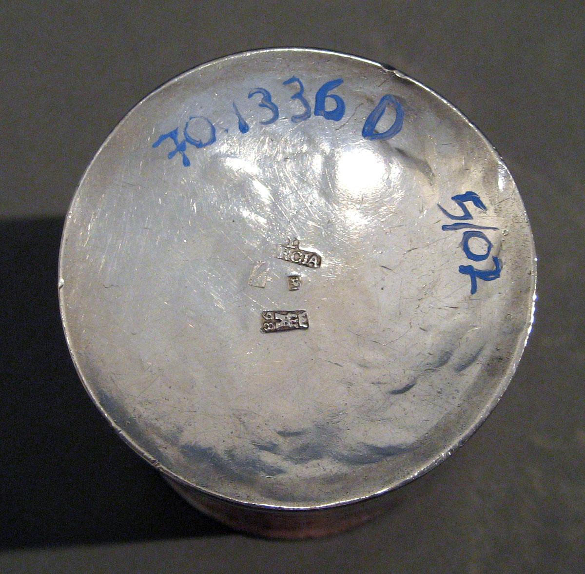 1970.1336 D Silver Standish underside