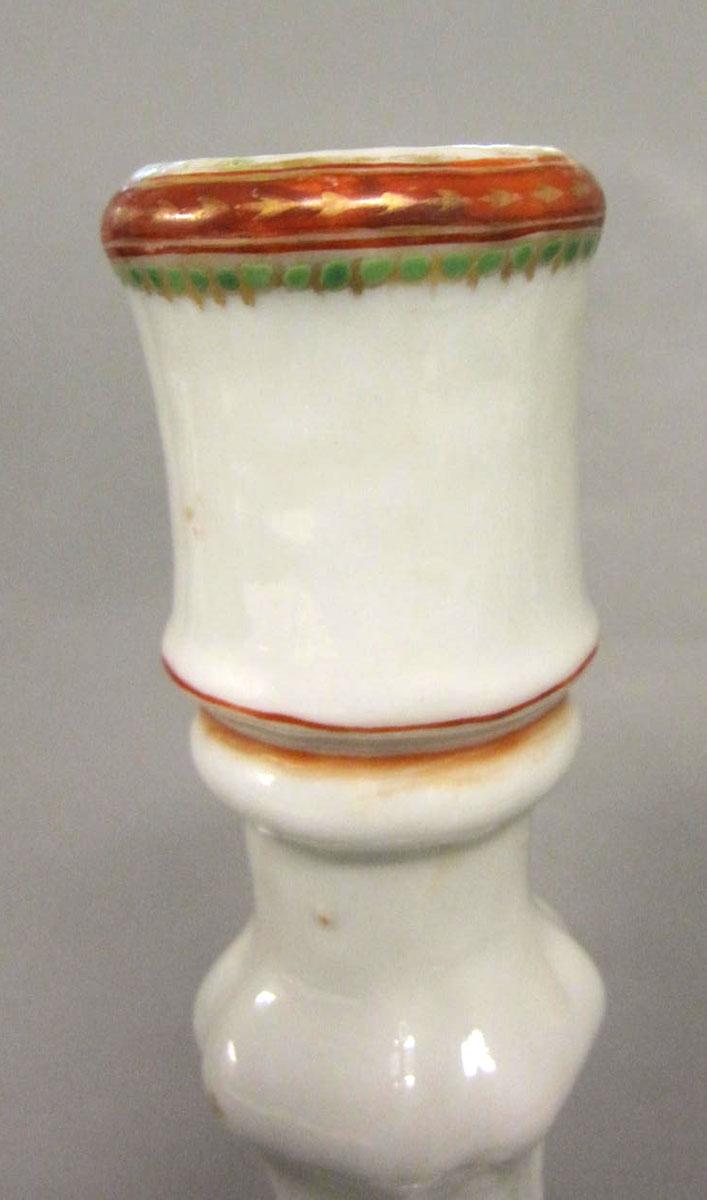 1970.1351.003 Porcelain candlestick detail