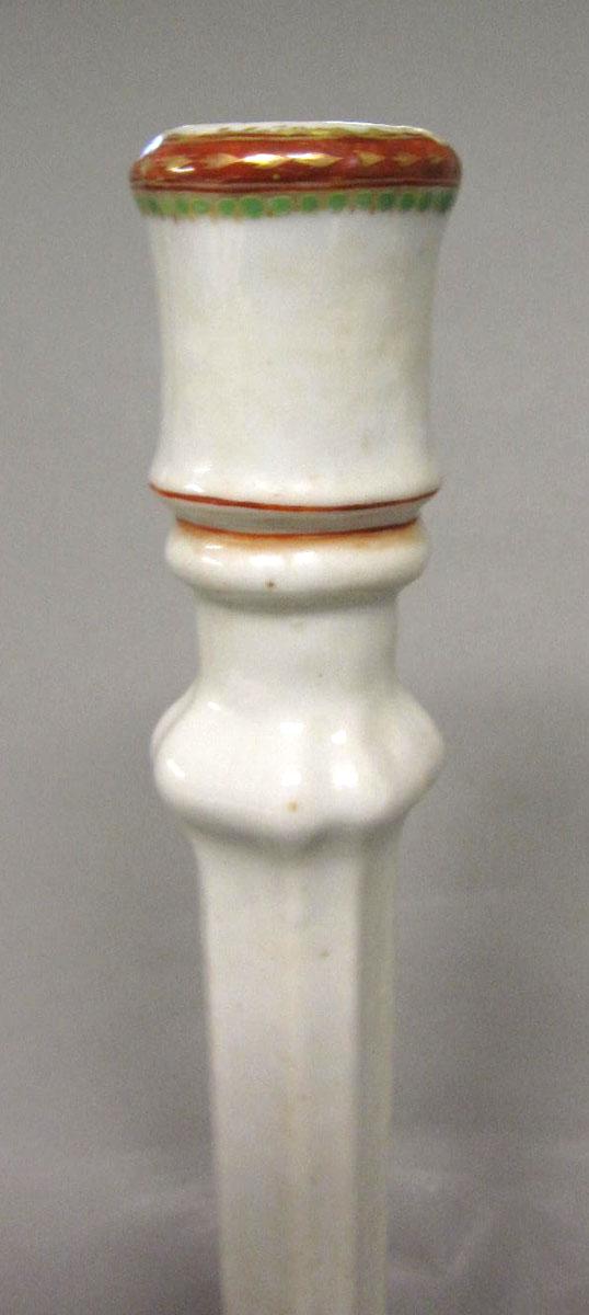 1970.1351.004 Porcelain candlestick detail