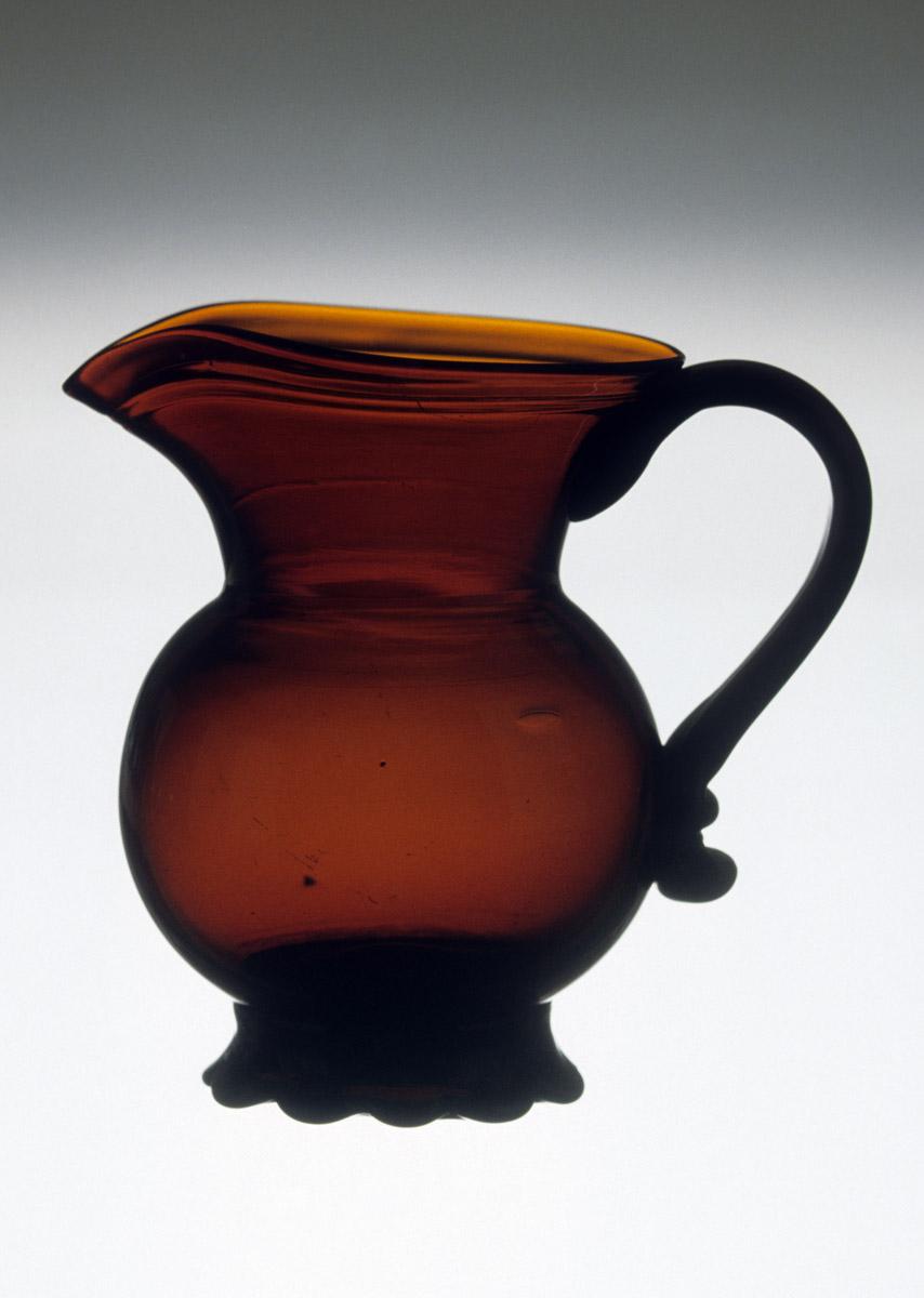 1951.0059 Glass jug