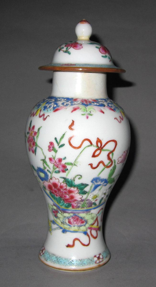 1970.1352.003 A,B Porcelain garniture vase