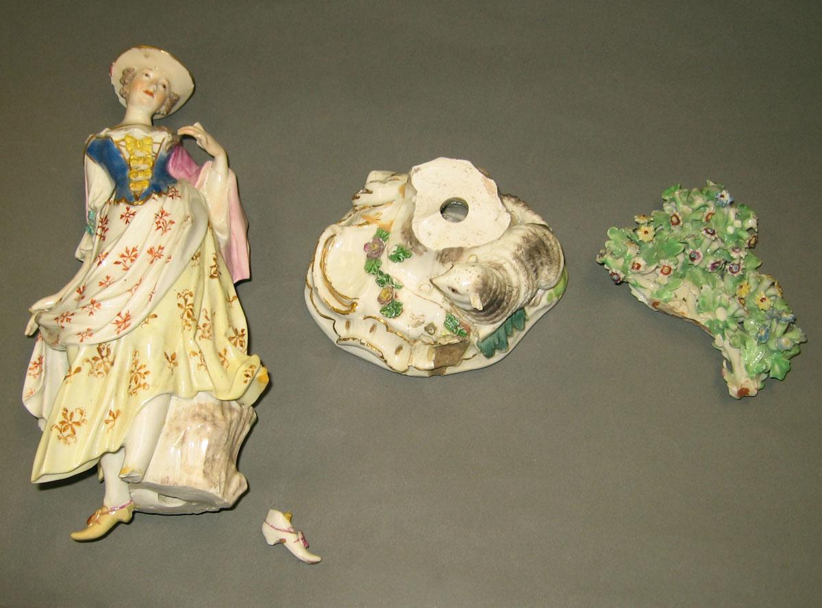 1970.1371 Porcelain figure pieces