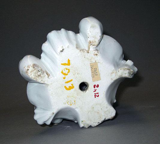 1970.1373 Porcelain candlestick group (underisde)