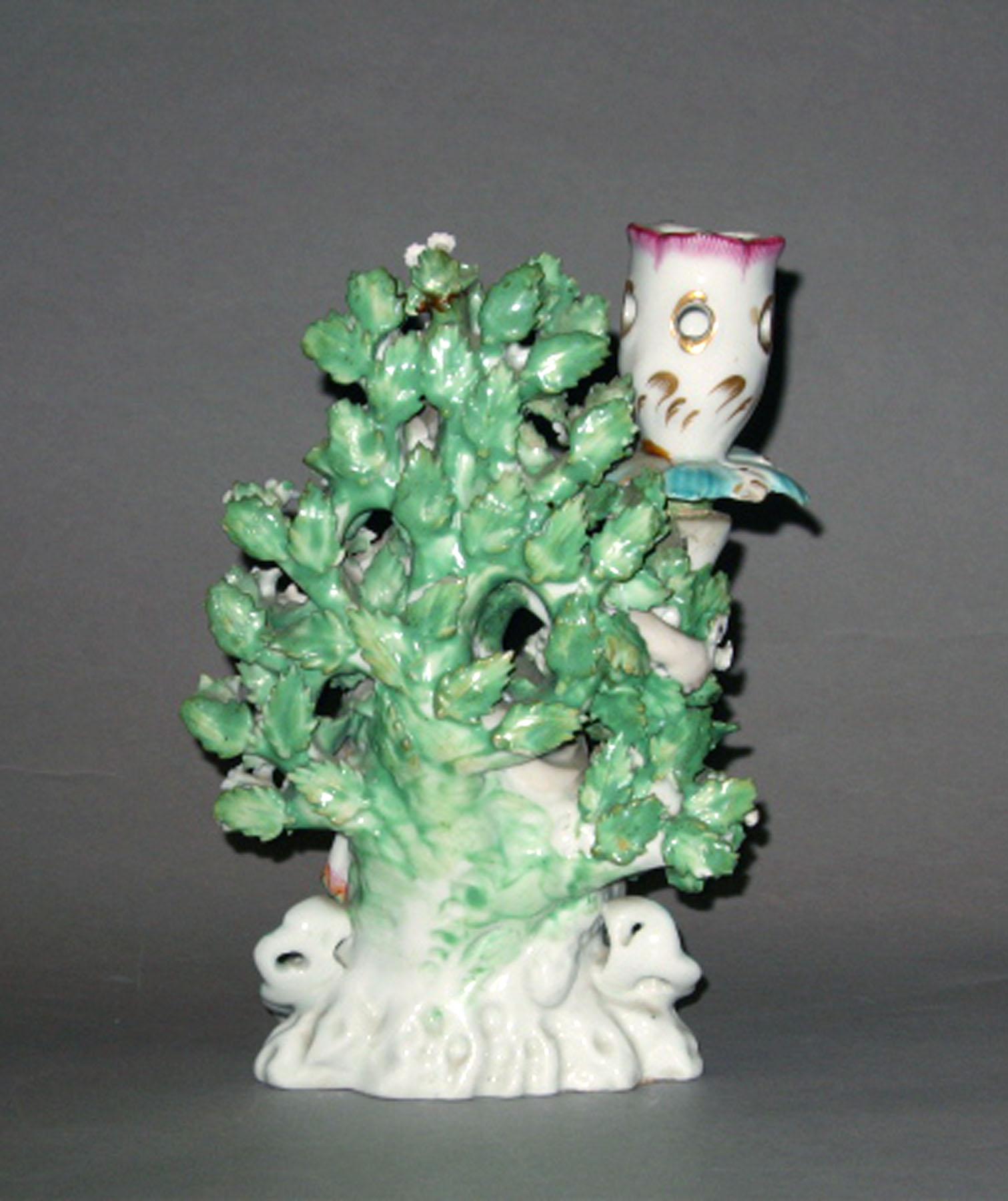 1970.1374.002 Porcelain candlestick figure (reverse)