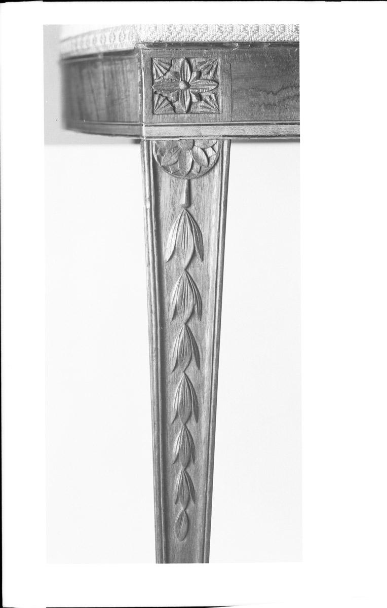 1957.0770 Chair, Side chair (leg detail)
