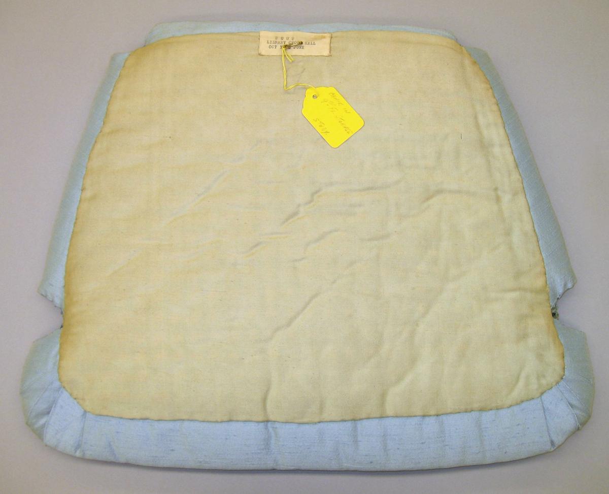 2010.0707 cushion assoc w 1970.1414.001 reverse