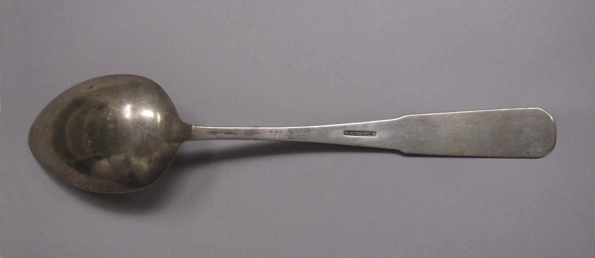 1971.0002 Spoon, underside