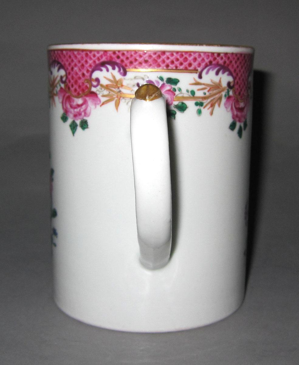 1971.0008 Porcelain mug handle