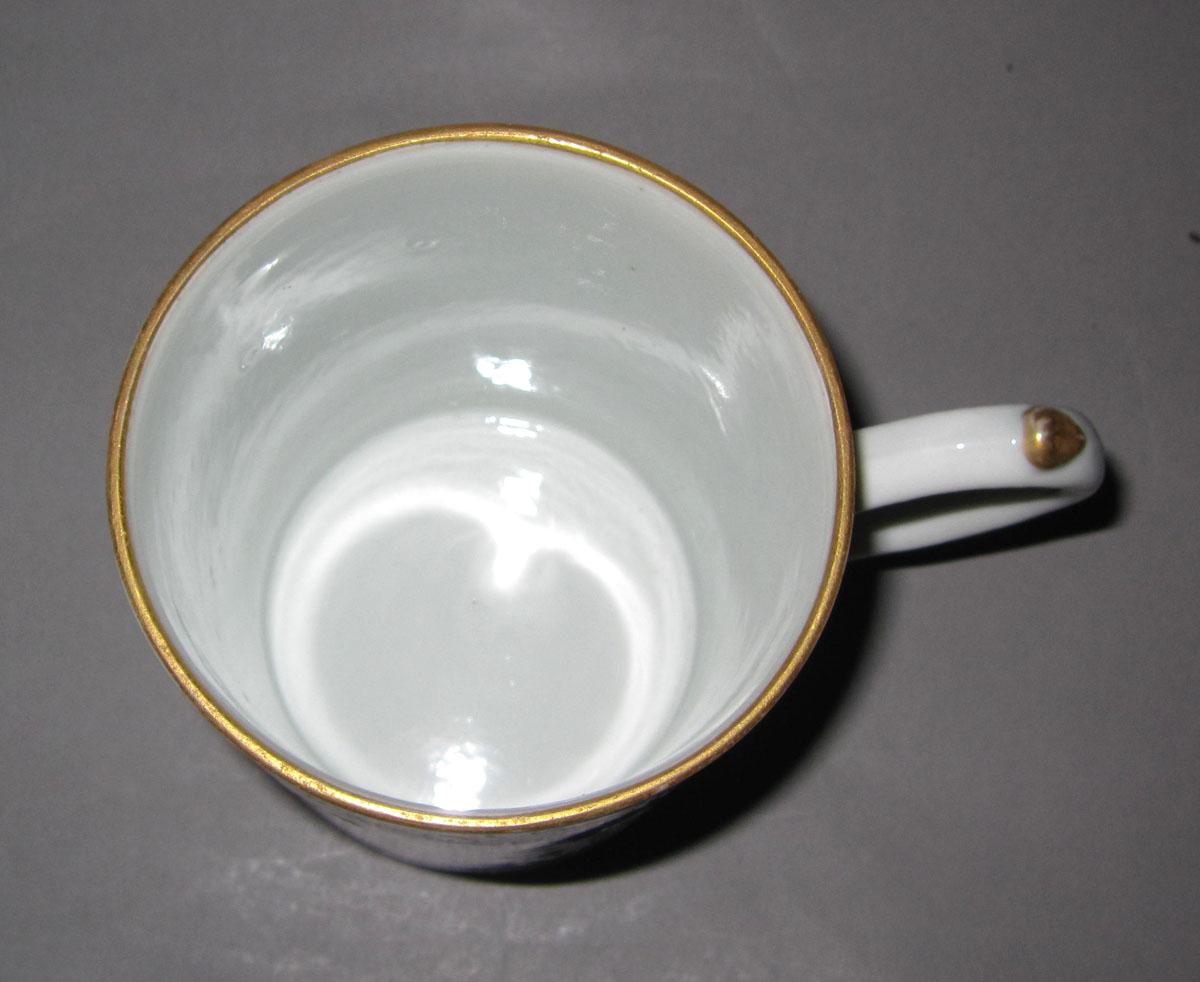 1971.0008 Porcelain mug top