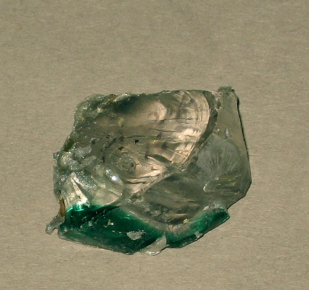 1971.0024.016 Glass fragment