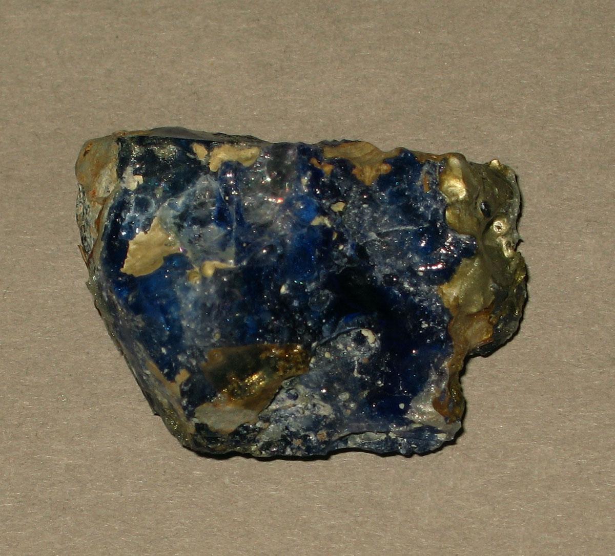1971.0024.037 Glass fragment
