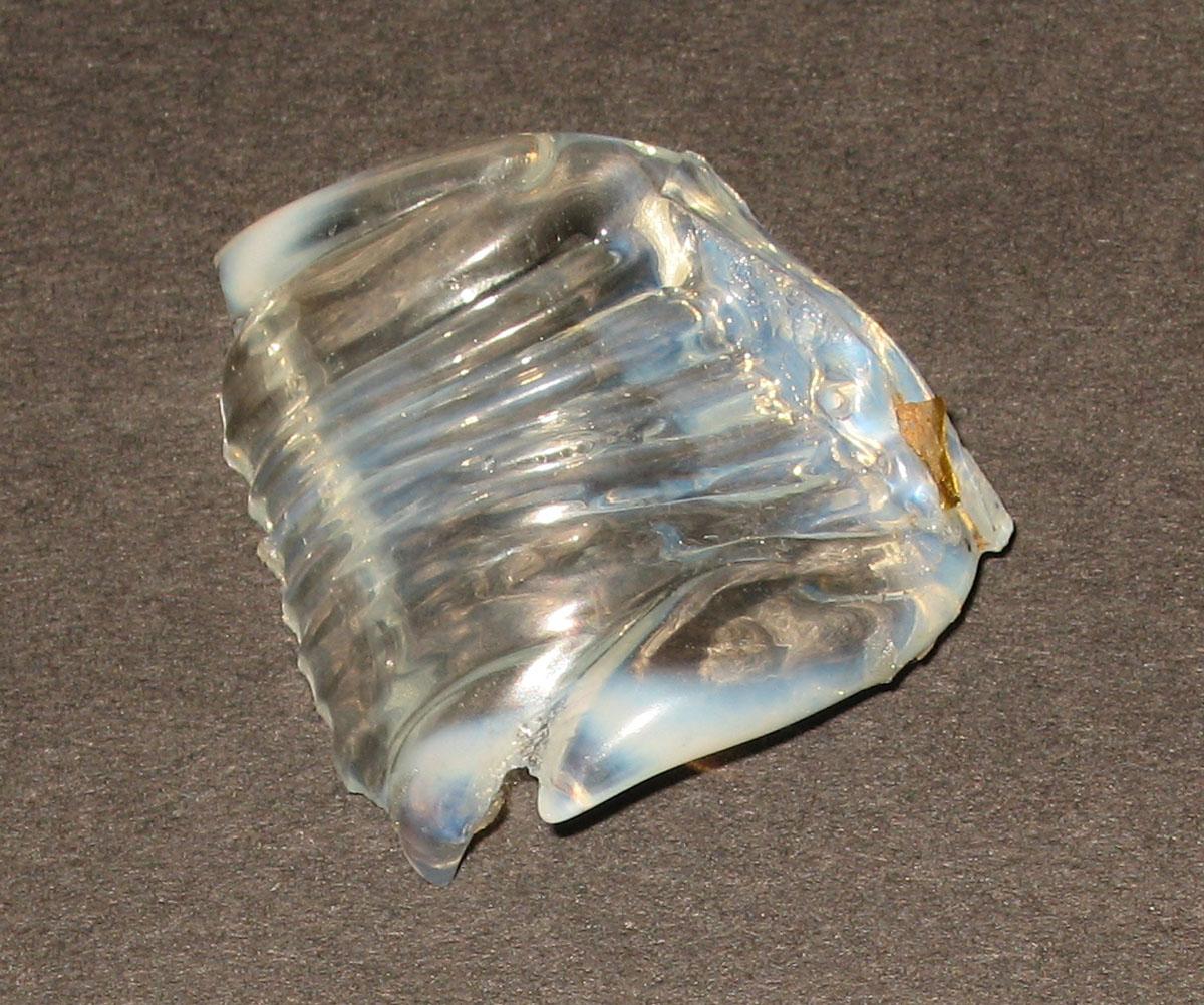 1971.0024.043 Glass fragment
