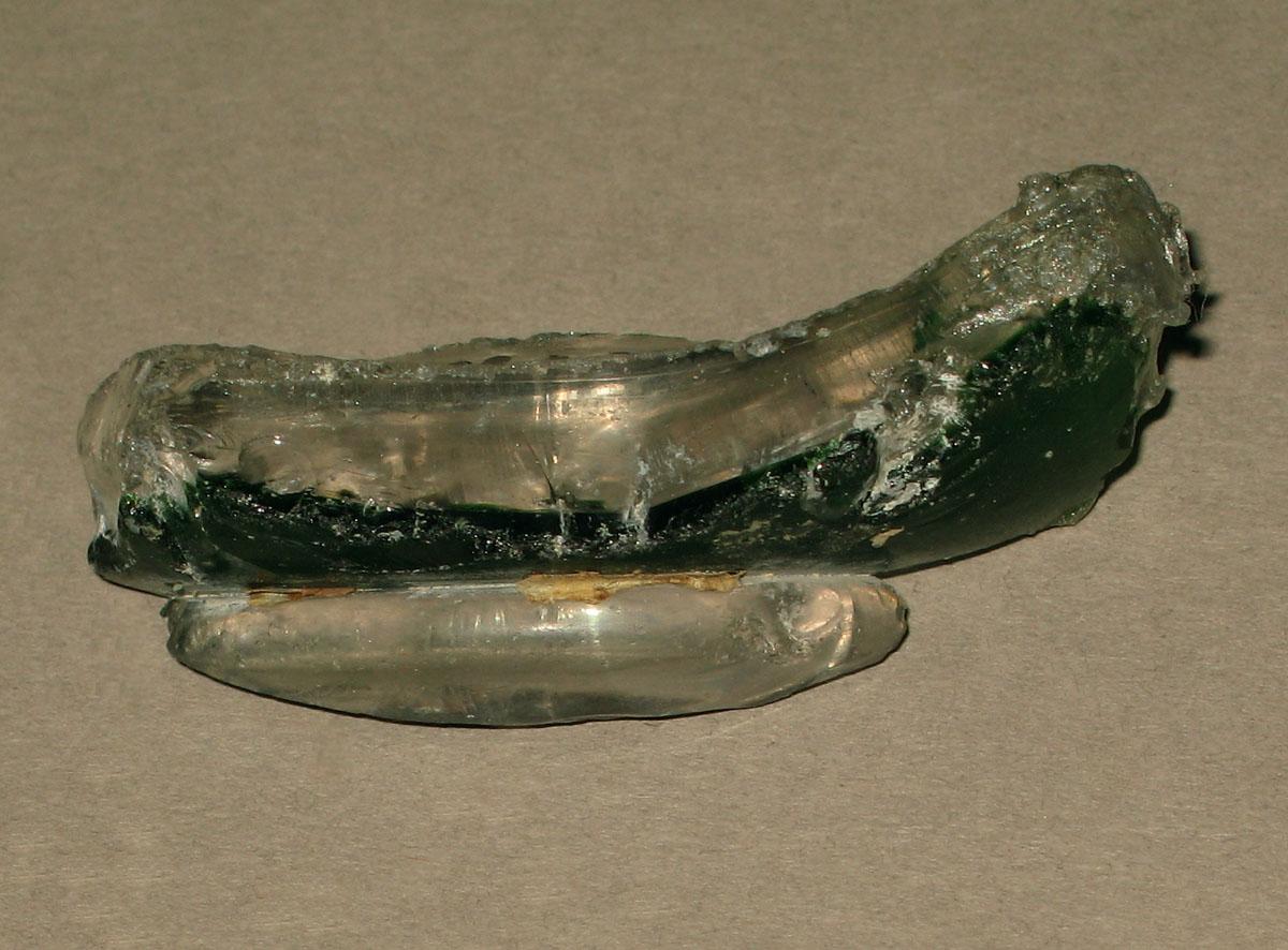 1971.0024.046 Glass fragment