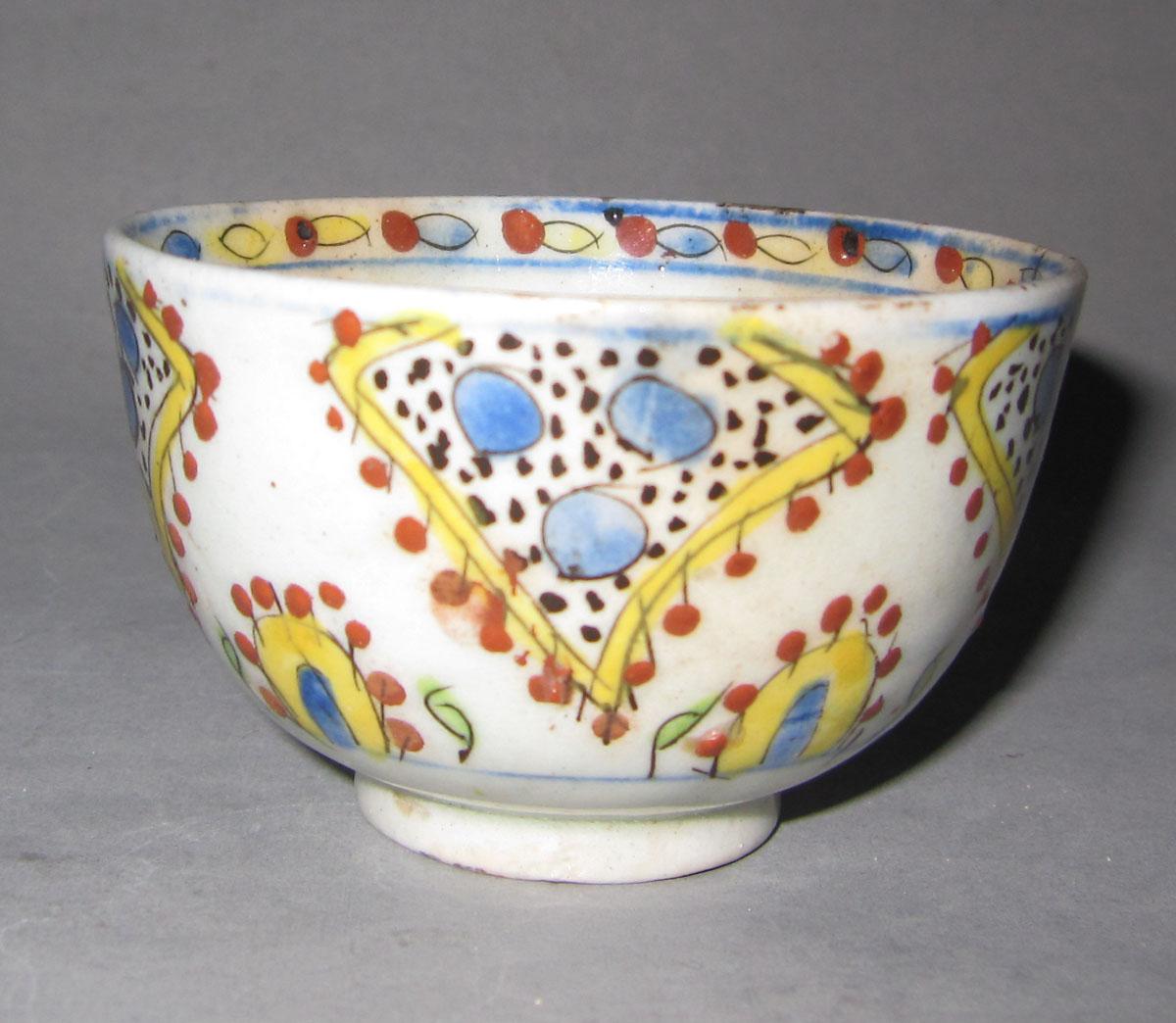 1971.0051 A Earthenware teabowl
