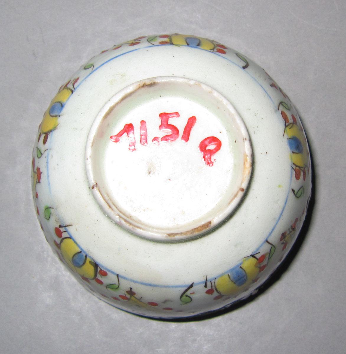 1971.0051 A Earthenware teabowl underside
