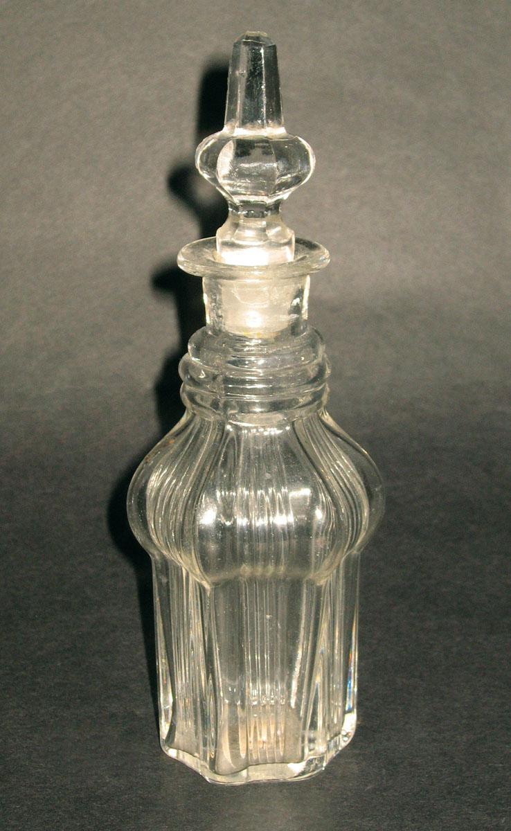 1971.0133.001 A, B Glass cruet bottle