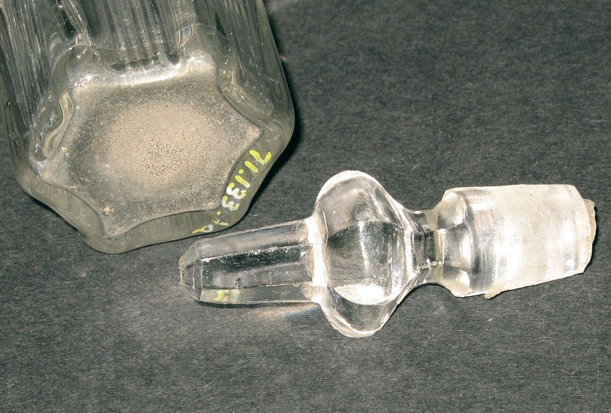 1971.0133.001 A, B Glass cruet bottle (detail)