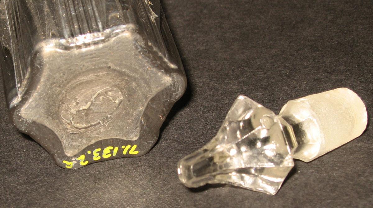 1971.0133.002 A, B Glass cruet bottle (detail)