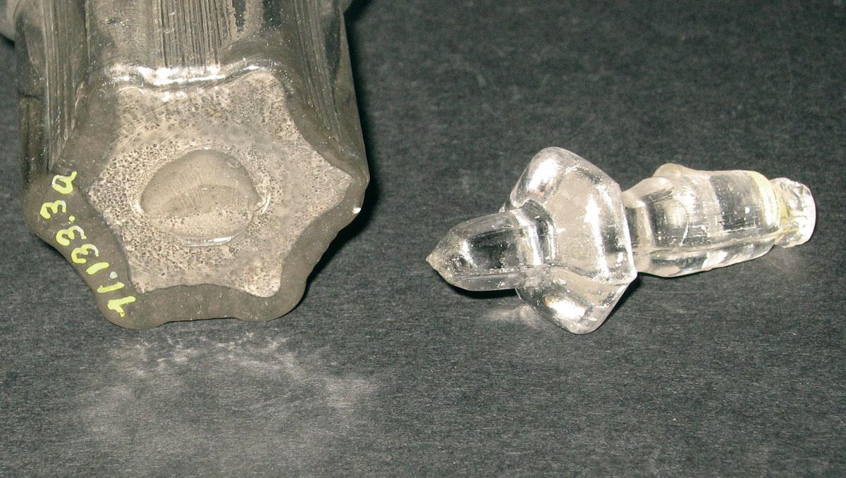 1971.0133.003 A, B Glass cruet bottle (detail)