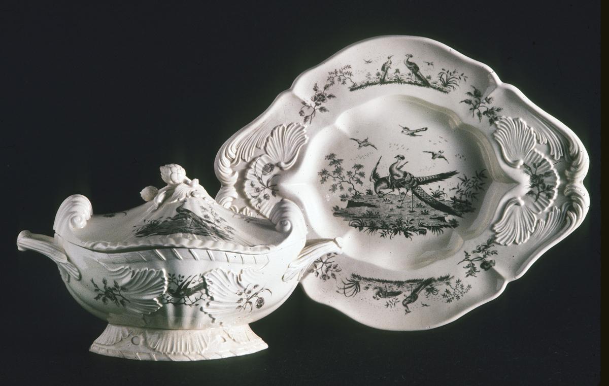 1971.0139 A-C Tureen, cover and stand