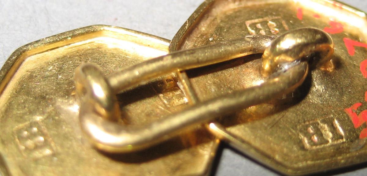 1952.0276.001 Cuff link (mark)