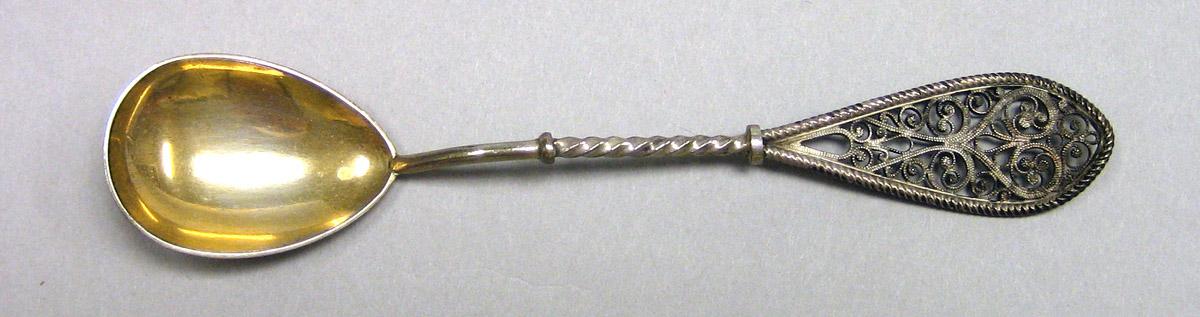 1971.0162.003 Silver Spoon upper surface