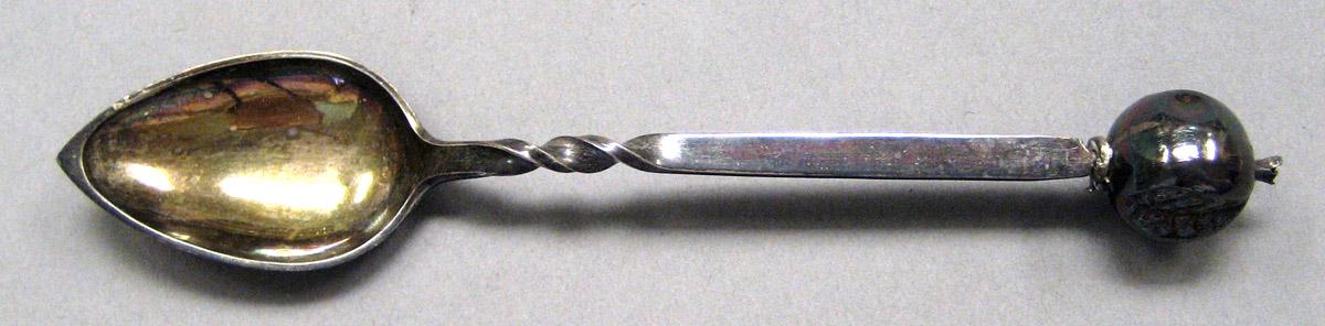 1971.0163 Silver Spoon upper surface