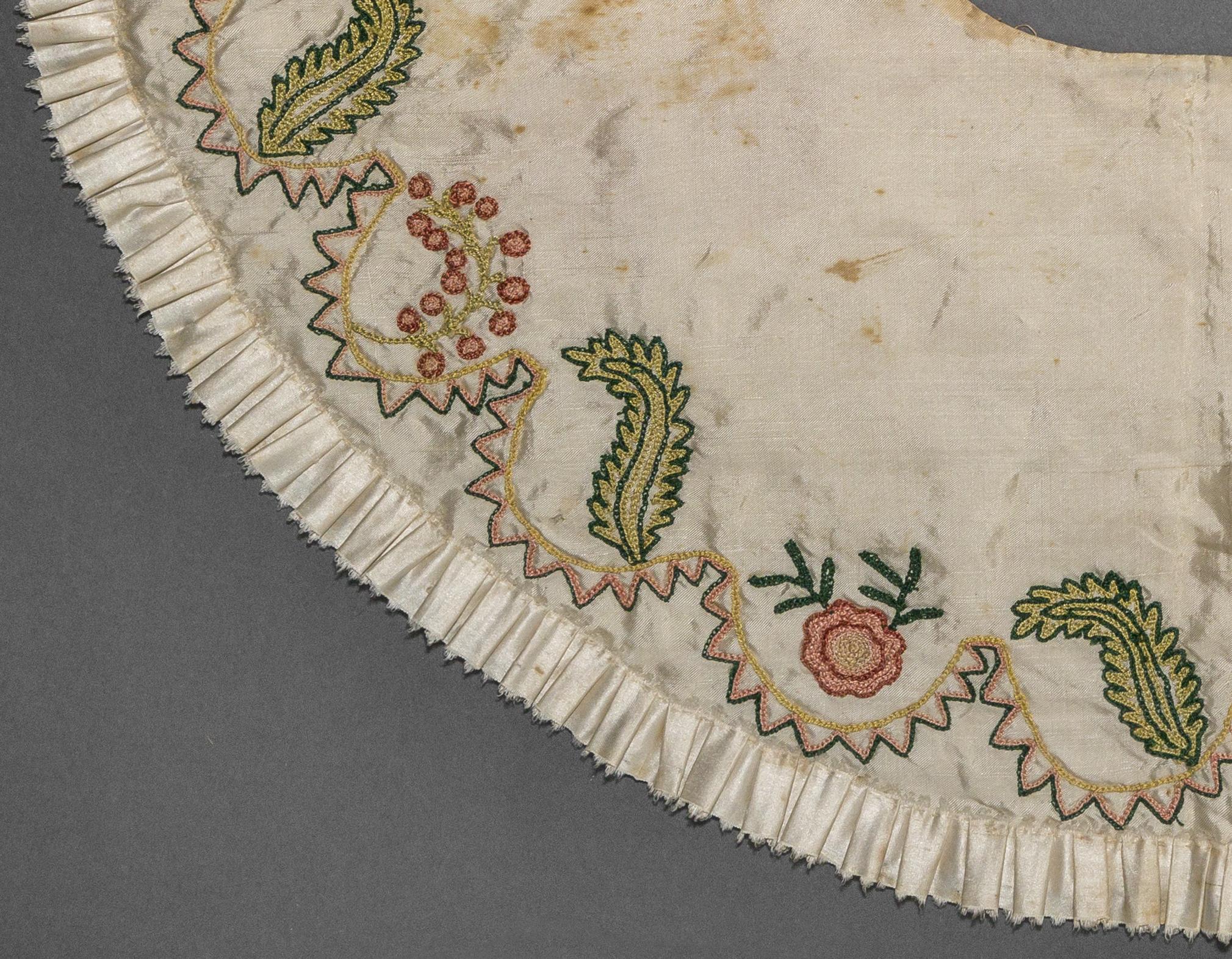 1971.0214 Collar, detail 2