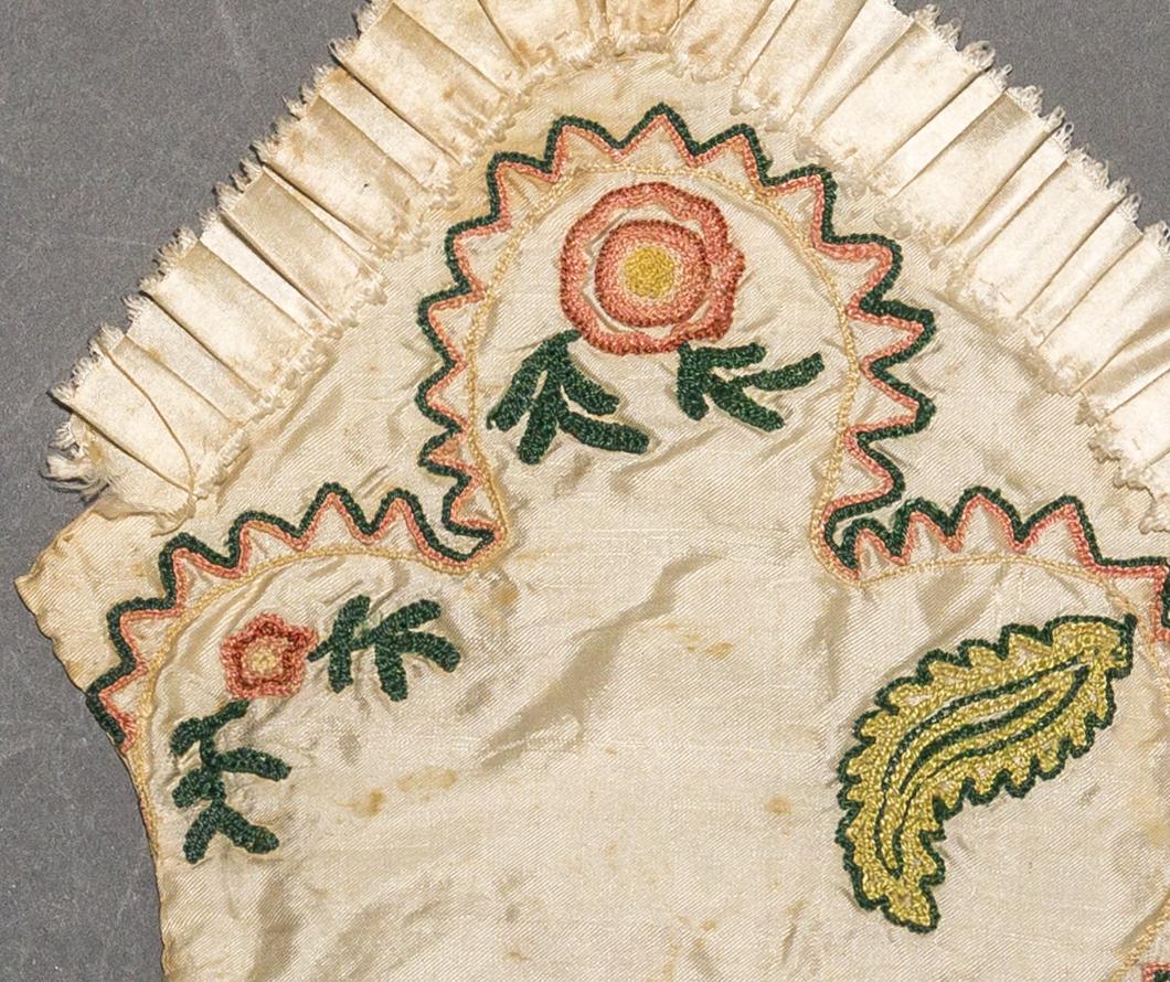 1971.0214 Collar, detail 7