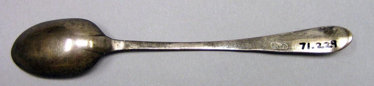 1971.0229 Silver Spoon underside