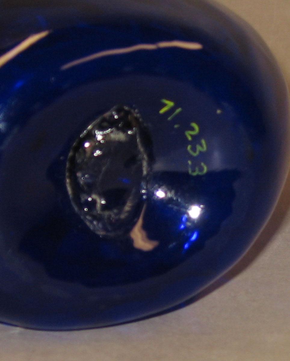 1971.0233 Glass flask (underside)