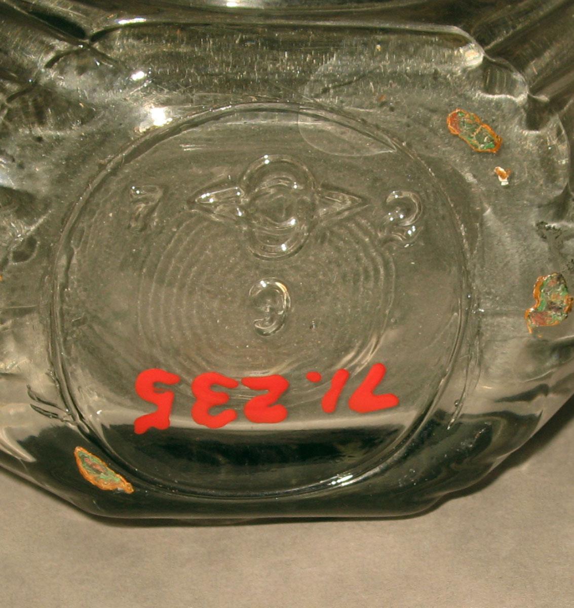 1971.0235 Glass flask (underside)