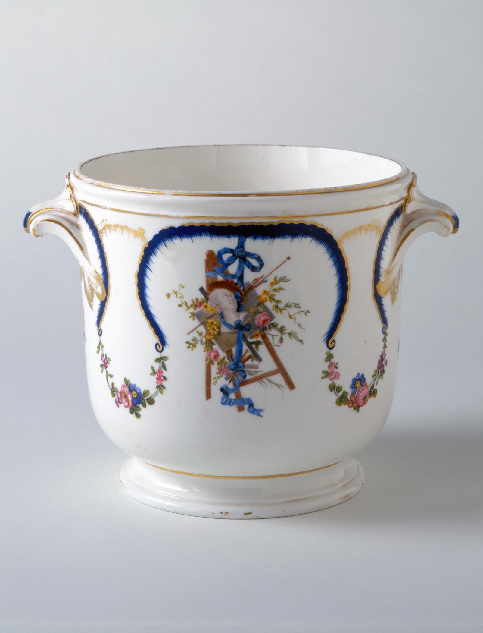 1971.0239 Sevres porcelain jardiniere (side 2)