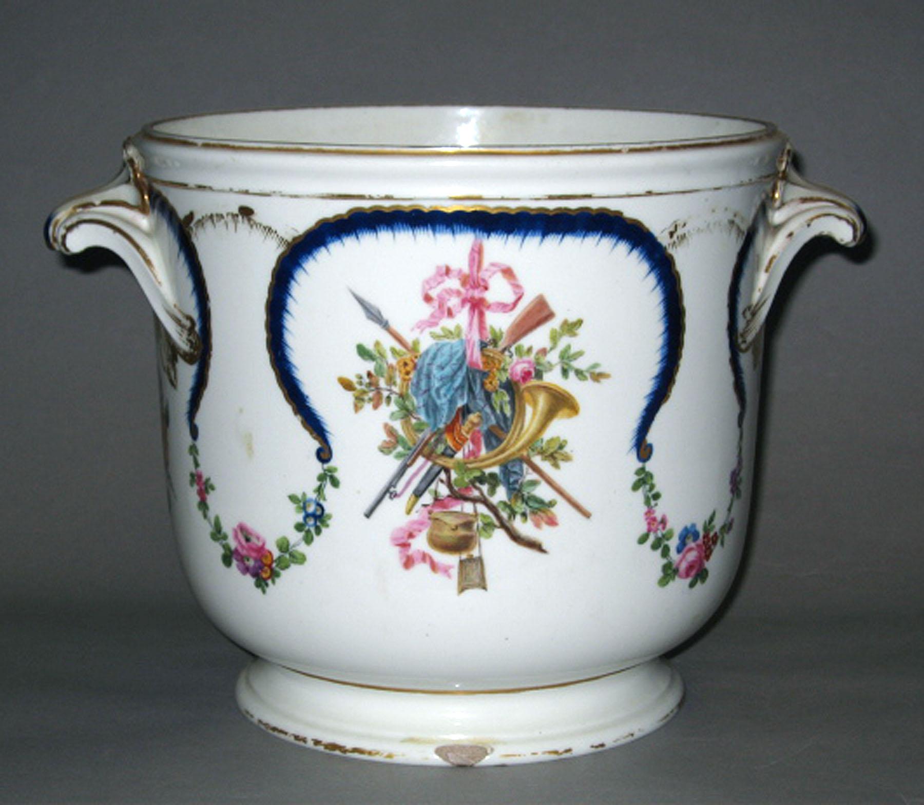 1971.0239 Sevres porcelain jardiniere (side 1)