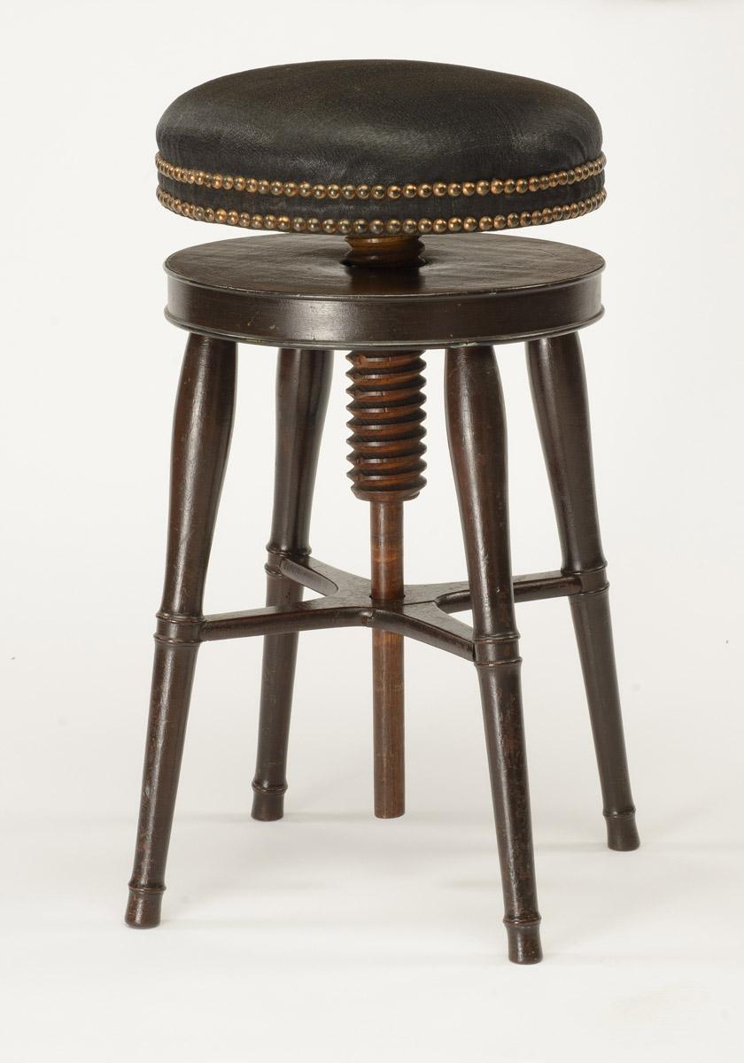 1957.0805 Stool