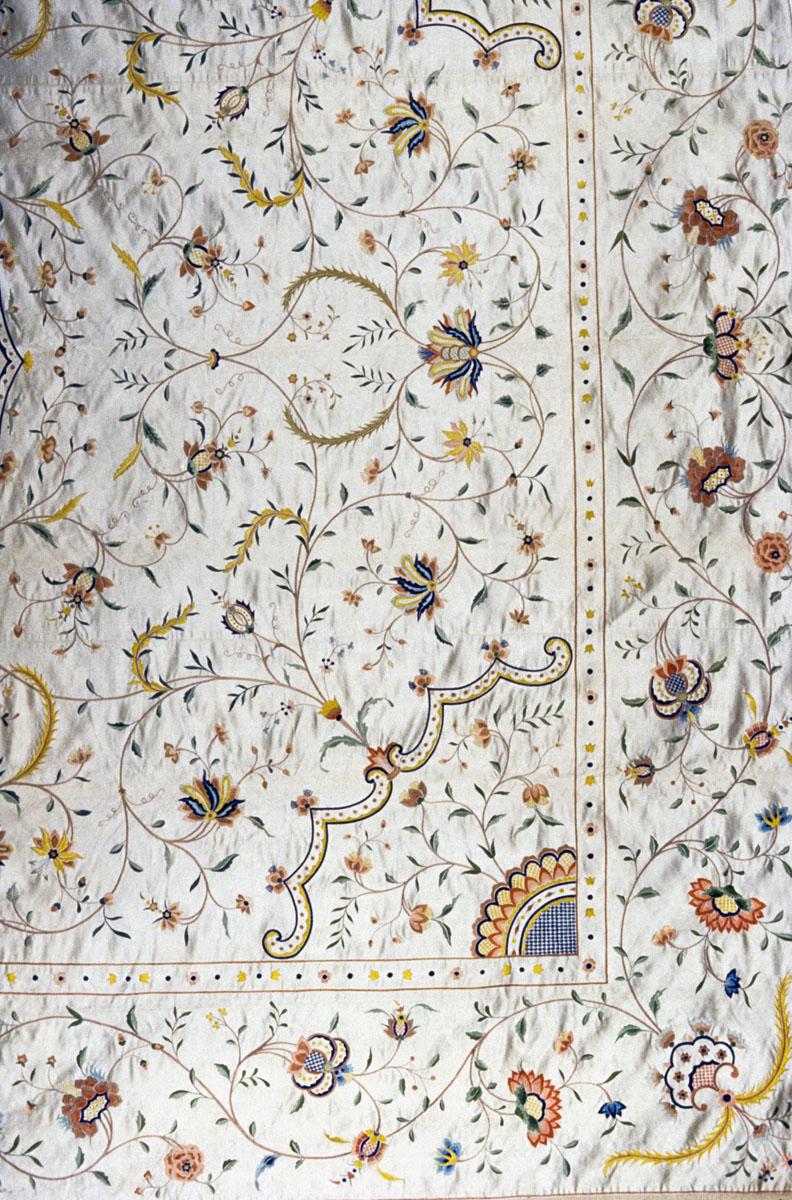 1971.0272 Bedcover, detail 2