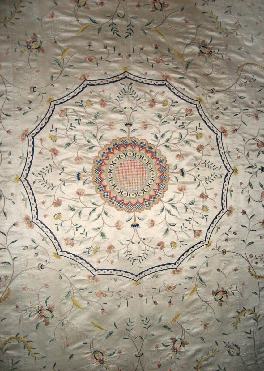 1971.0272 Bedcover, view 2
