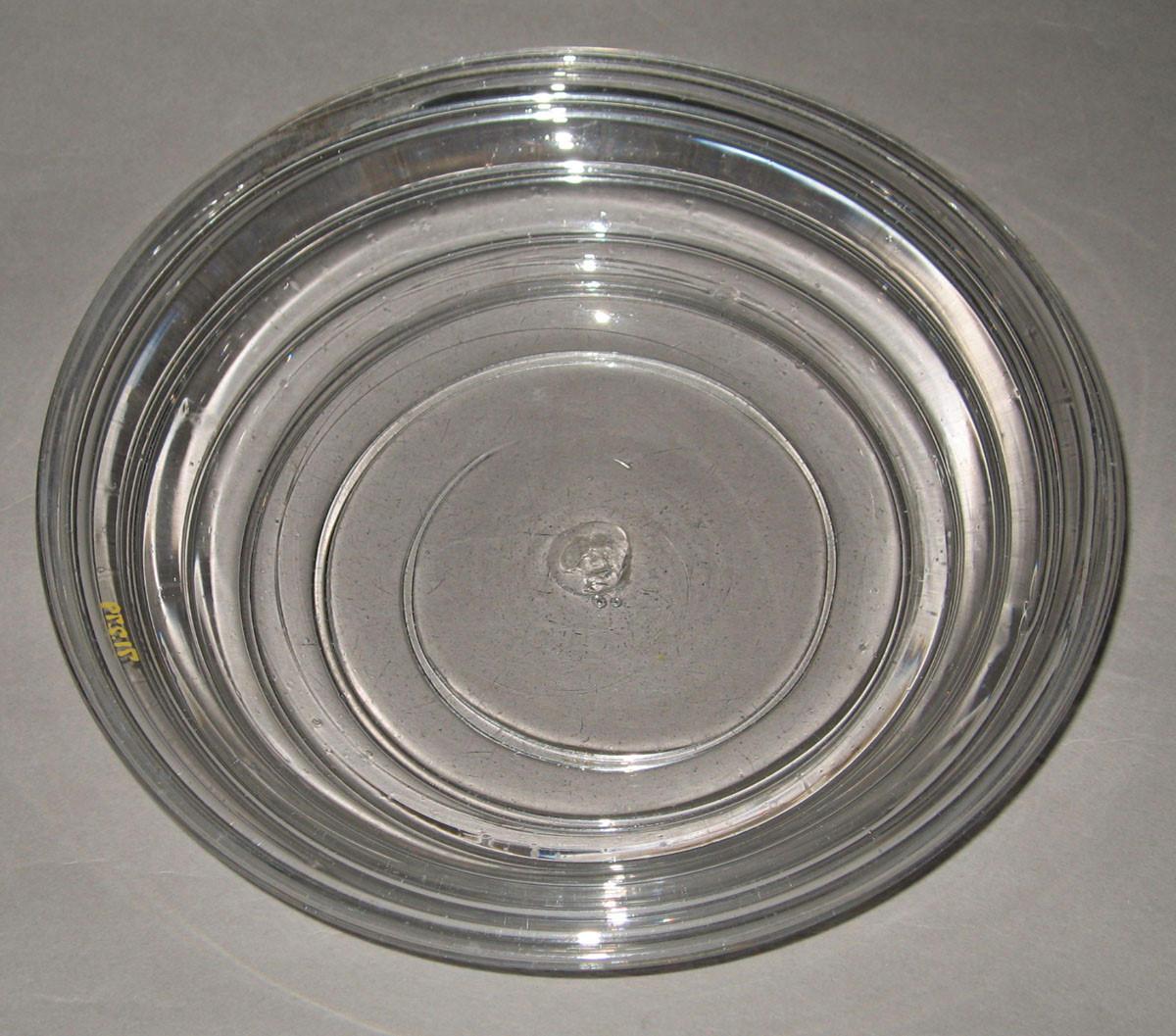1971.0279 Dish, view 2