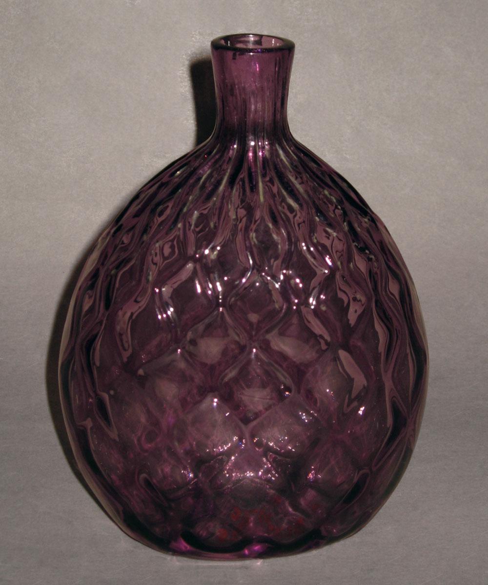 1952.0278 Amethyst glass flask