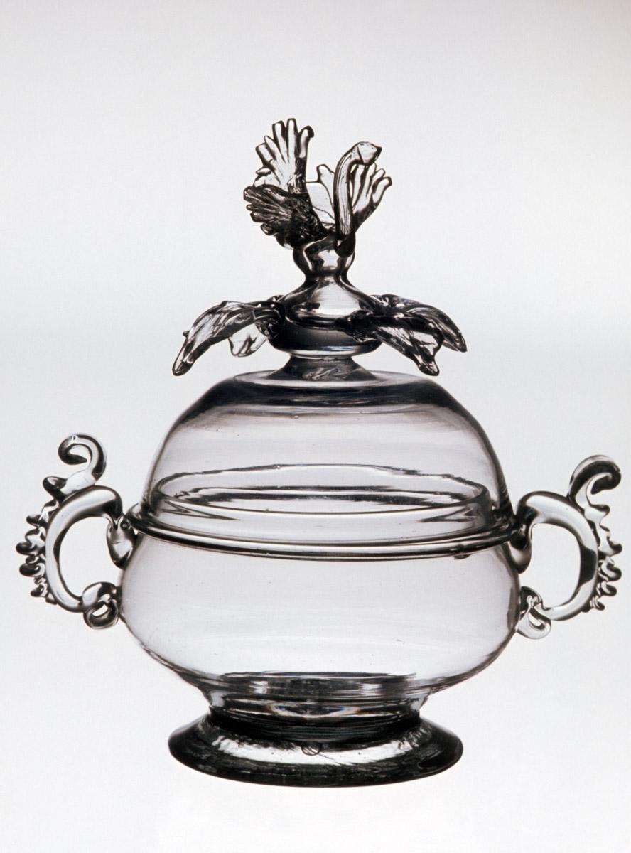 1952.0279 A, B Sugar bowl and cover (view 2)