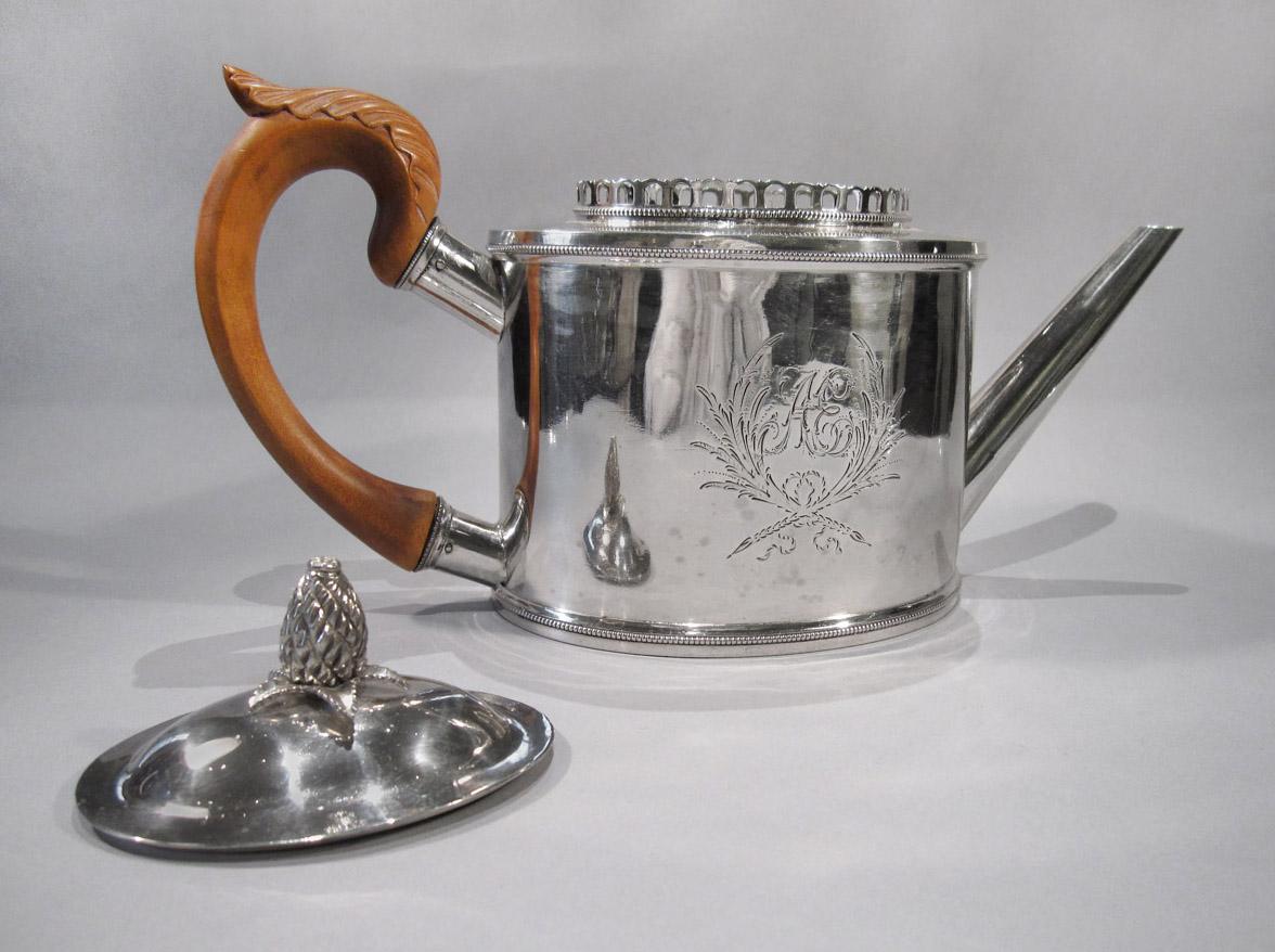 1957.0823 A, B Teapot, view 2