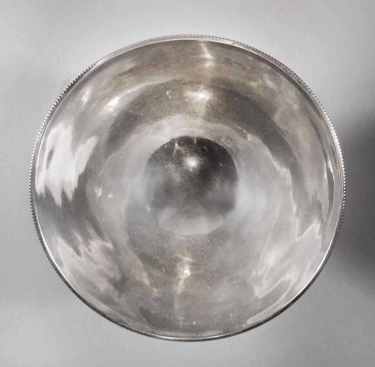 1957.0824 Waste bowl, interior