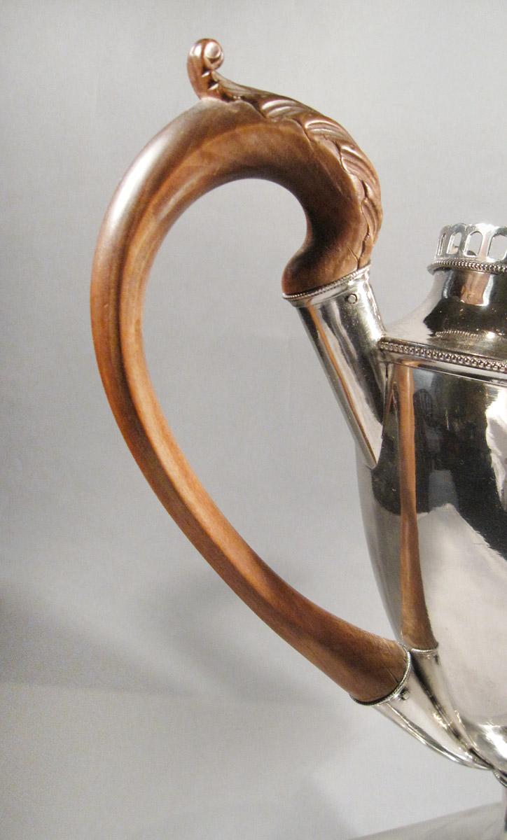 1957.0825 B Coffee pot, handle