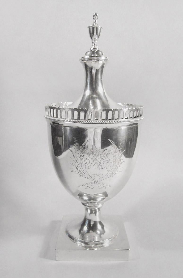 1957.0827 A, B Sugar bowl, side 1