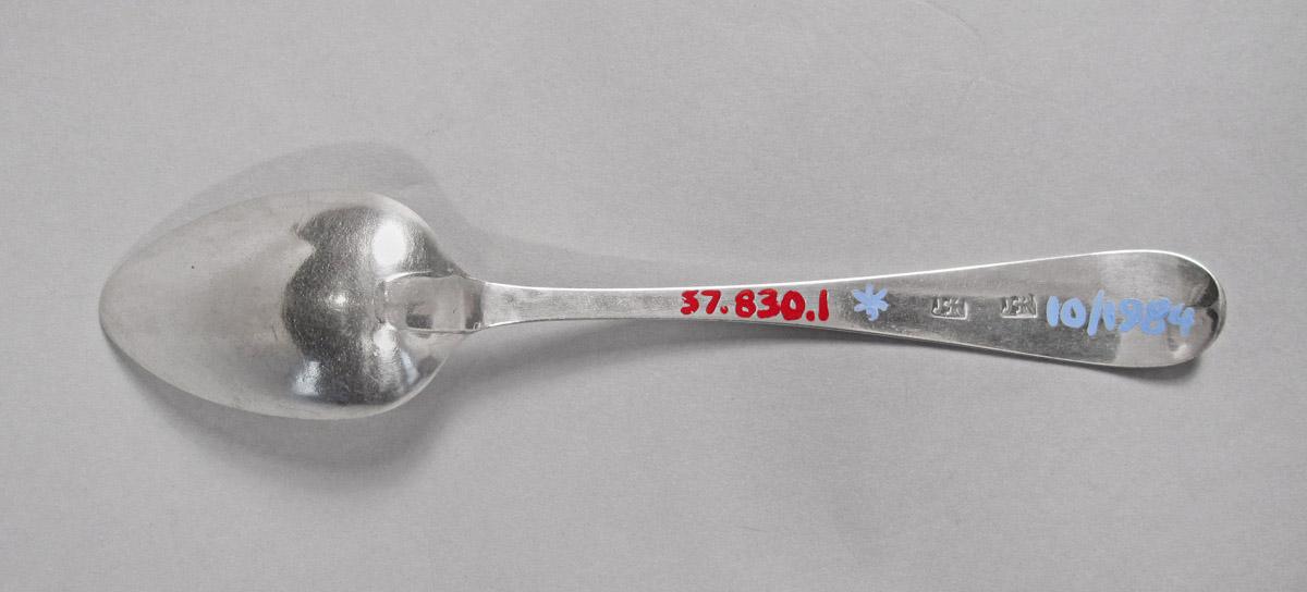 1957.0830.001 Spoon, underside