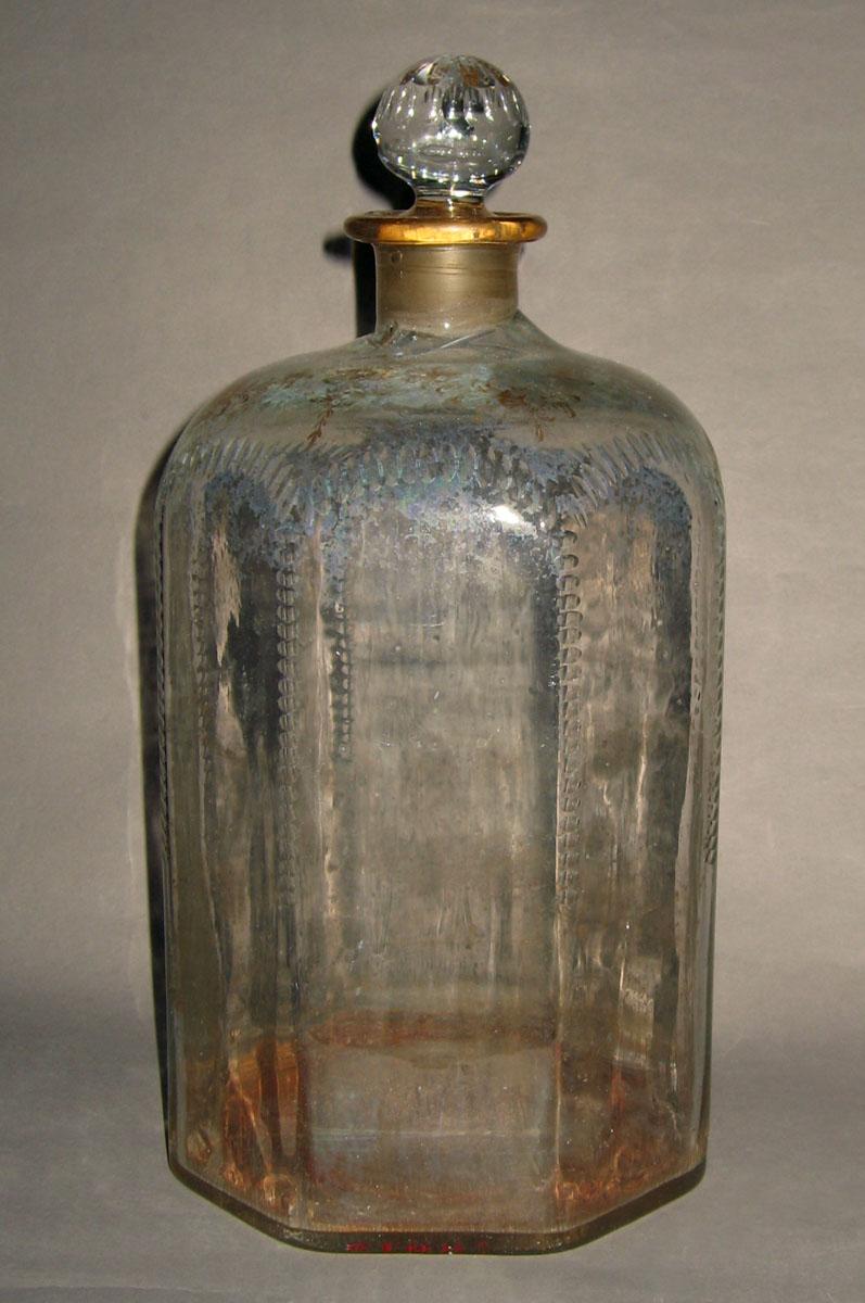 1957.0841 B, BB Glass case bottle and stopper